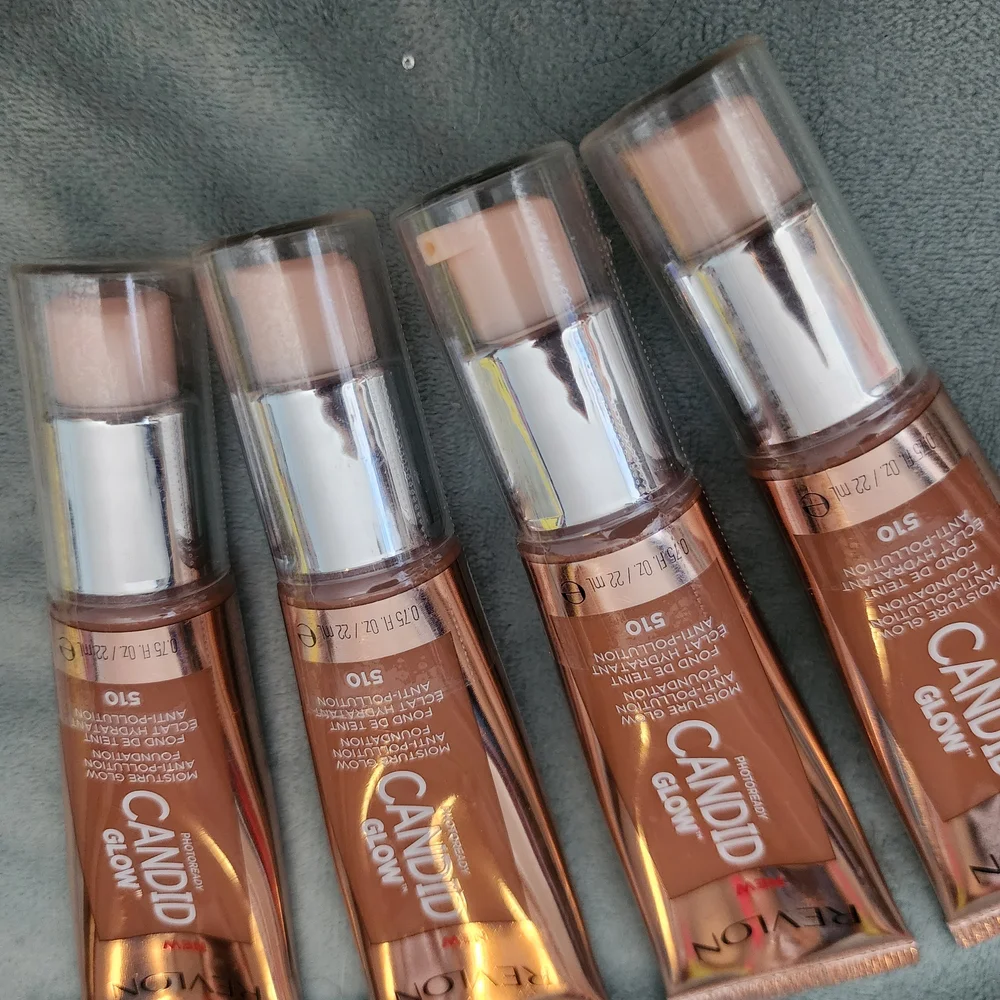 4 Revlon Photoready Candid Glow Buildable Foundation 510 Cappuccino